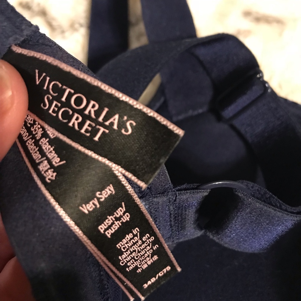11 Bras - Picture 2 of 8
